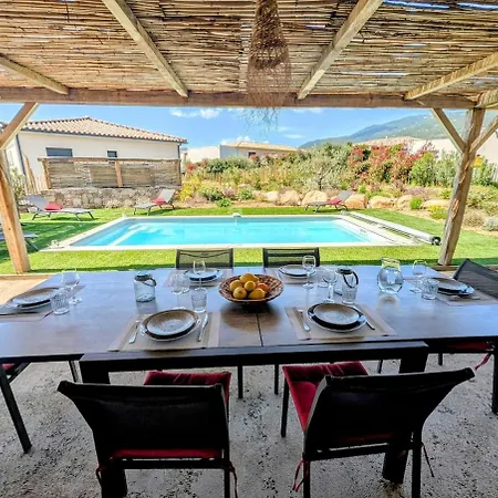 Villa House With Pool