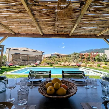 House With Pool * Lecci